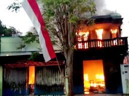 Diduga Korsleting, Toko King Bondowoso Ludes Terbakar.
