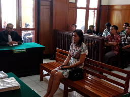 Tabrak Sesama Wali Murid, Imelda di Vonis Ringan, Korban Kecewa Pada Hakim.