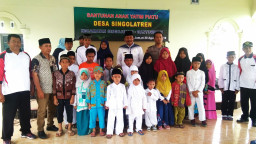 Desa Singolatren Santunani 44 Anak Yatim Piatu.
