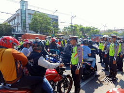 Dalam 2 Pekan Satlantas Polrestabes Surabaya Tilang 43 Ribu Pelanggar, Didominasi Roda 2