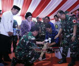 Panglima TNI Beserta Istri, Didampingi Kasad Hadiri Baksos HUT TNI ke 74