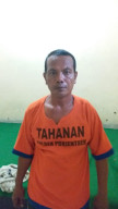 Curi Besi Tua Milik Majikan, M. Toyib Digelandang Polsek Pohjentrek.