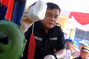 Polda Jatim Musnahkan 11 Kilogram Sabu.