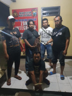 Tim Sukses Ismail Cakades Desa Kurung Kejayan, Ditangkap Resmob Pastim Karena Kedapatan Membawa Bondet.