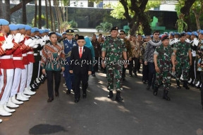 Wakil Presiden Bersama Ibu, Kunjungi Mako Paspampres.