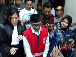 Memet Sang Predator Anak, Dihukum 12 Tahun Penjara dan Kebiri Kimia 3 Tahun.