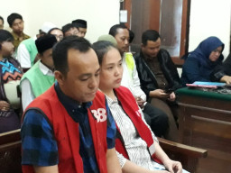 Tipu 15,2 Milyar, Pasutri Erik-Jessie Disidangkan.