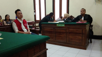 Bos Rasa Sayang Group, Diadili Kasus Pelanggaran Haki.