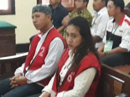 Terdakwa Kasus Narkoba Nunuk I dan Adi W, Dituntut 18 Tahun Penjara.