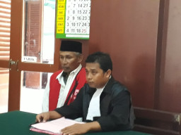Ditangkap Usai Nyabu Bersama Temannya, Kakek Berumur 53 Tahun Diadili. 