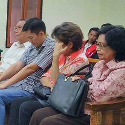 Hakim Tolak Eksepsi 4 Bos Ice Cream Zangrandi, Perintahkan Jaksa Lanjut Pemeriksaan.
