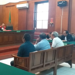 6 Terdakwa Kasus Amblesnya Jl. Gubeng, Dituntut Berbeda.