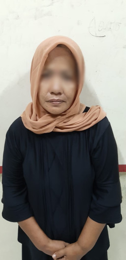 Gadaikan Emas Sepuhan, Wanita Paruhbaya Ini Dijebloskan Penjara.