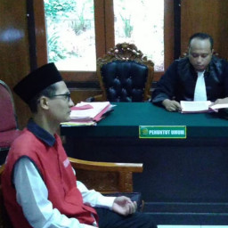Diduga Cabuli Muridnya, Mantan Kepala Sekolah SMP Labschool ini Diadili.