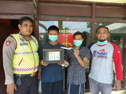 Polsek Dukun, Bekuk 2 Pelaku Pencurian Kotak Amal.