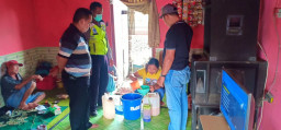Cipkond Ops. Pekat, Polsek Duduksampeyean Polres Gresik Amankan Puluhan Liter Tuak. 