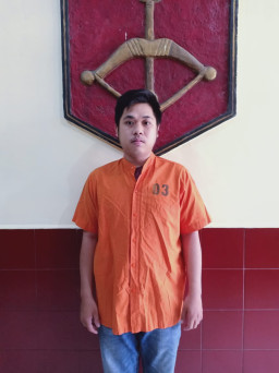 Kecanduan Judi Online, Sales Ini Nekat Gelapkan Uang Perusahaan.