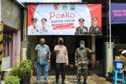 AKBP Kusworo: TNI-Polri Dan Pemda Bersama Tomas, Bangun 13 Dapur Umum Buat Warga Terdampak Covid-19.