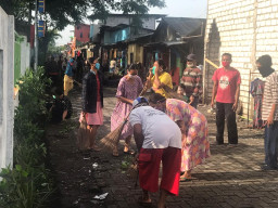 Bersi-Bersih Kampung, Warga Kalisari Damen dan gg Makam Tolak Isu Penggusuran.