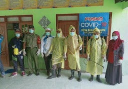 Pemdes Bululanjang, Lakukan Penyemprotan Disinfektan dan Sosialisasi Untuk Cegah Menyebarnya Covid-19.