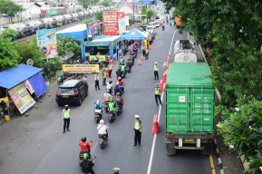 Masuk Sidoarjo, Pengendara Mulai Taati Aturan PSBB.