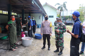 Kapolres Gresik dan Dandim 0817. Tinjau Dapur Umum.