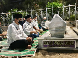 Masuk Jatim, Kapolda Kapolda Fadil Diajak LaNyalla Nyekar ke Ampel.