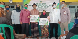 Bantuan Langsung Tunai Dampak Covid, Bergulir Pada 118 Warga Desa Dukuh Kembar.