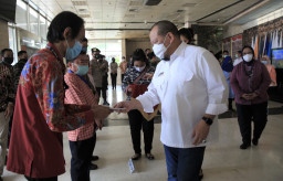 497 Pegawai Kesekekjenan, Terima THR Dari Ketua DPD RI LaNyalla Mattalitti