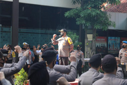 Pimpin Apel Perdana, Ini Pesan Kapolres Gresik Pada Anggota.