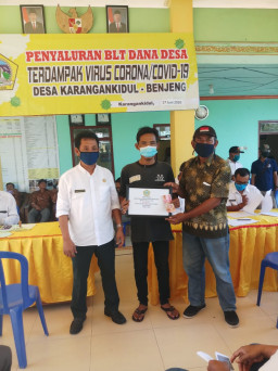 Terapkan Protokol Covid, Desa Karangan Kidul Salurkan BLT DD Tahap II.