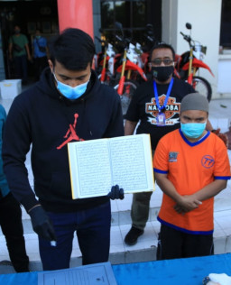 Bejat! Simpan Sabu Didalam Al Quran, Pria Ini Dibekuk.