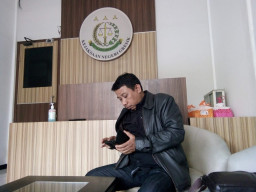 GCW Laporkan Mantan Kades Pandanan, Ke Kejari Gresik.