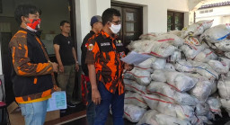 Logistik Gugus Tugas MPN Pemuda Pancasila dan Indika Foundation, Tiba di Surabaya.