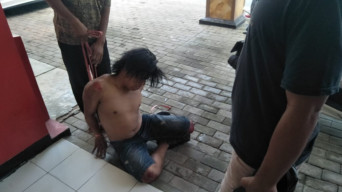 Mau Embat R2, Tukang Parkir Ini Diamankan Opsnal Polsek Kenjeran.