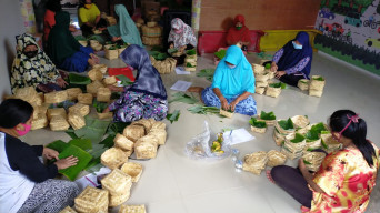 Peduli Nutrisi Ditengah Pandemi, Tomas-Togah RW 3 Kupang Krajan Bagikan Daging Qurban 29 ekor Sapi dan 30 ekor Kambing. 