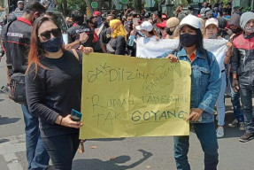Setelah Surabaya, Kini Pekerja Seni Gresik Gelar Demo.