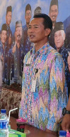 Jabat Ketua Komite Sekolah, Sekcam Balong Panggang Langgar Permendikbud.