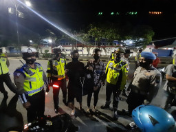 Antisipasi Anggota Psht ke Sidoarjo, Polres Gresik Lakukan Patroli Berskala Besar.