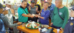 Di Hut ke 1, Persaudaraan Wartawan Sritanjung Gelar Syukuran.