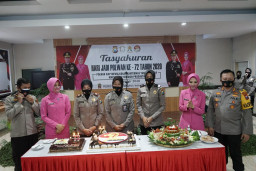 Polres Gresik Gelar Hut Polwan ke 72