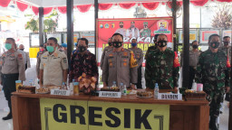 Dalam Rangka Pencegahan dan Penanggulangan Covid-19. Kapolres Gresik Hadiri Zoom Metting Bersama Wakapolri.