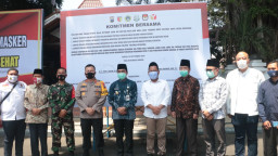 Deklarasi Gresik Bermasker, Kapolres Gresik Ajak Warga Patuhi Protokol Kesehatan dan Ciptakan Pilkada Damai 2020.