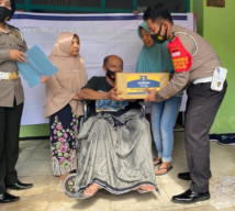 Sambut Hut ke 65, Satlantas Polres Malang Berikan Tali Asih Pada Yang Membutuhkan..