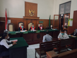 Dprd Surabaya, Tidak Hadir di Sidang Gugatan Pembubaran YKP.