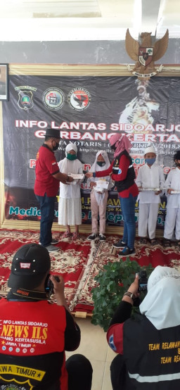 News ILS Gelar Deklarasi, Beri Penghargaan Kades Wage dan Santuni Anak Yatim