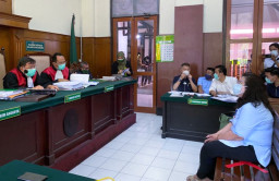 Perkara Jual Beli Tanah Almarhum Henry Gunawan, Disidangkan PN. Surabaya.