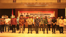 Wujudkan Kamtibmas Kondusif Jelang Pilkada Serentak 2020. Kapolres Gresik Bersama Forkopimda Gelar Deklarasi Anti Anarkis.