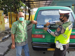 Satlantas Polres Gresik, Kembali Galakan Gerakan  "Ayo Pakai Masker" 