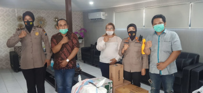 Gaperhu Serahkan Bansos Peduli Covid-19, ke Polres KP3 Tanjung Perak.